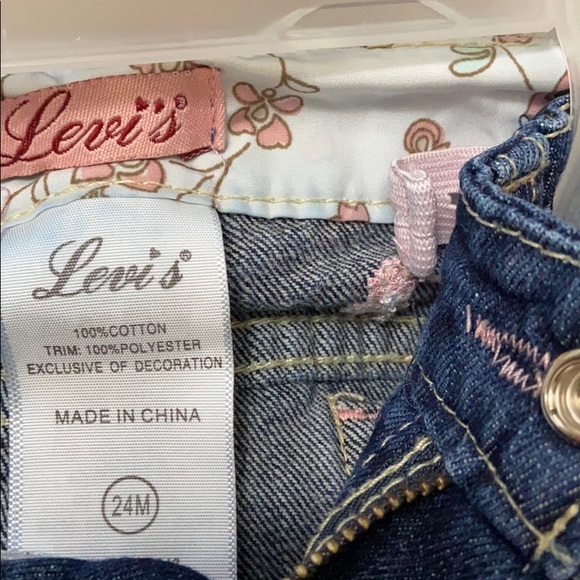 Levi’s Dark Blue Distressed Flowered Denim Shorts - Picture 7 of 7